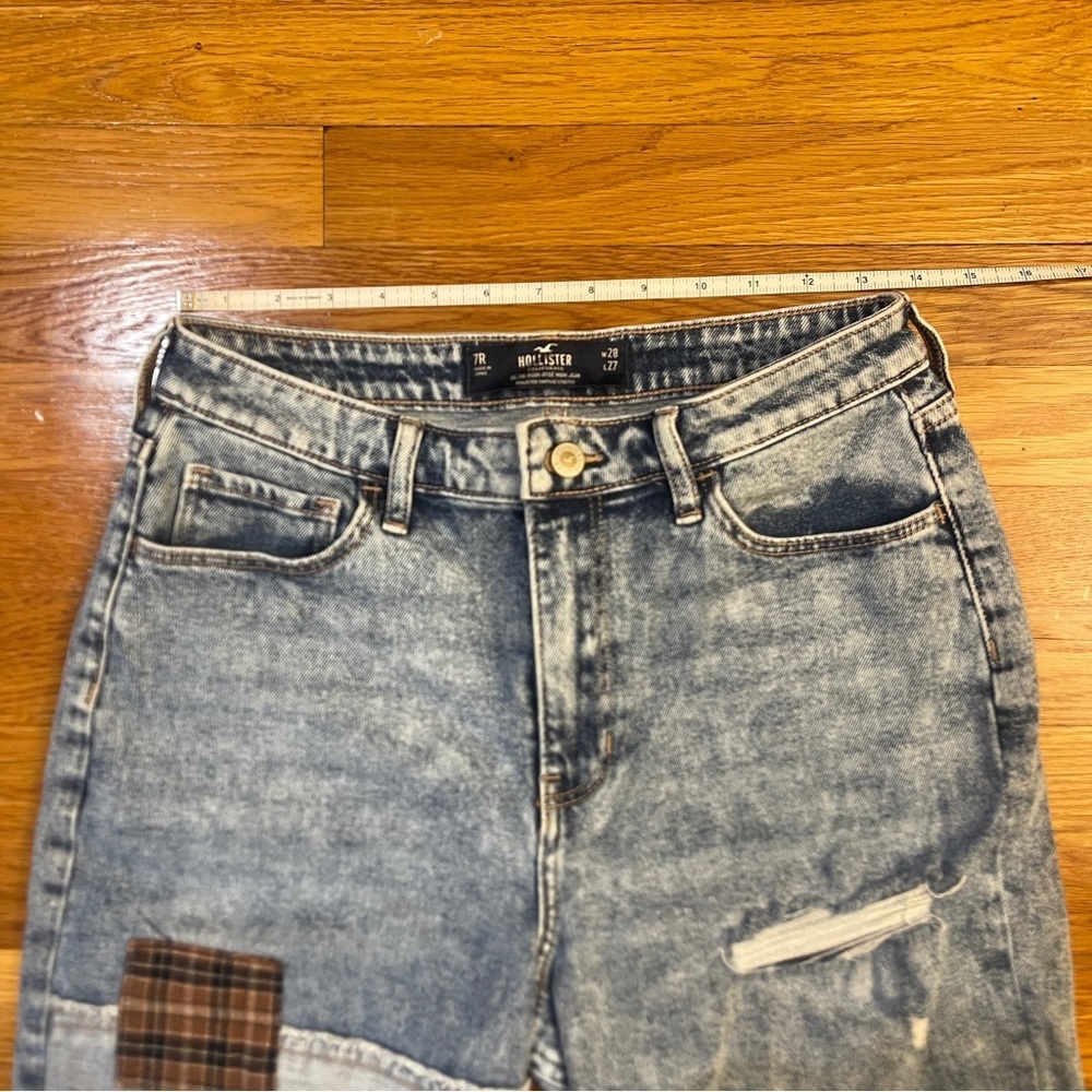 Hollister Ultra High Rise Mom Jeans Distressed Patch Design Denim - Size 7R - Picture 2 of 7